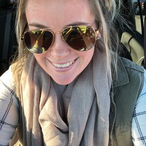 Meet your Posher, Megan